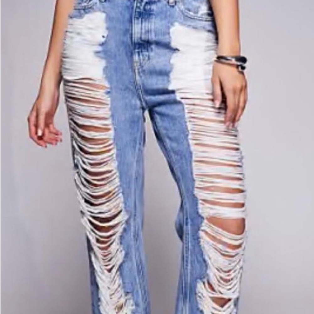 Good American “The Khloe”Distressed Blue and White High Rise Jeans